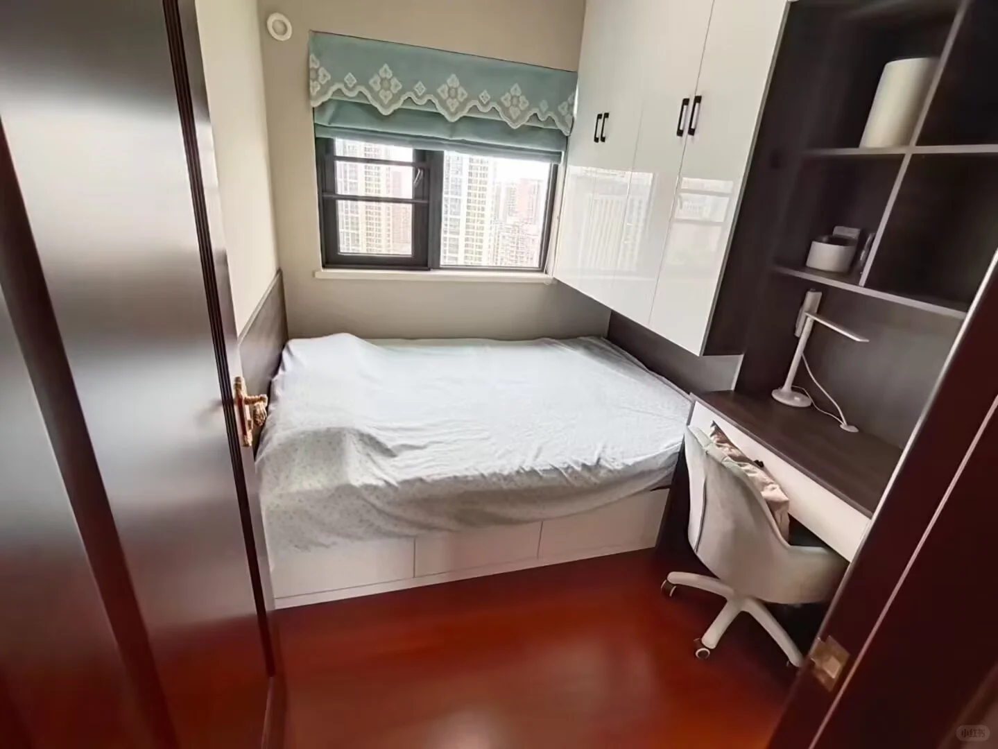 自住豪装次新房