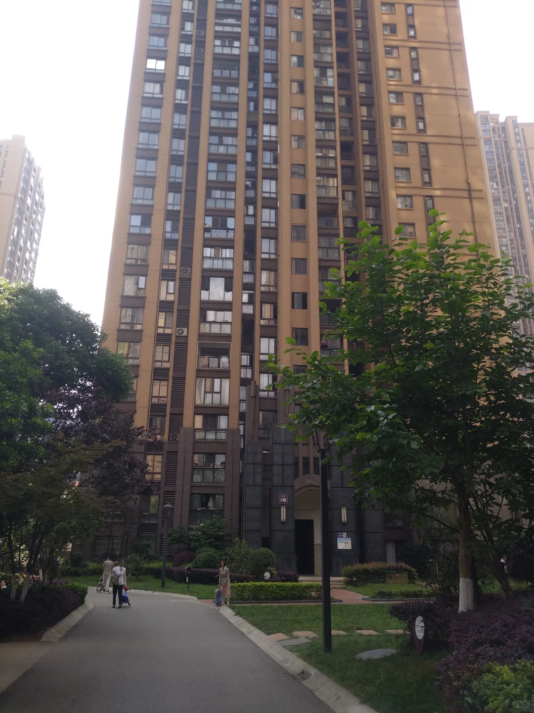 贵阳楼市沉疴十年：开发商尽干了些什么？