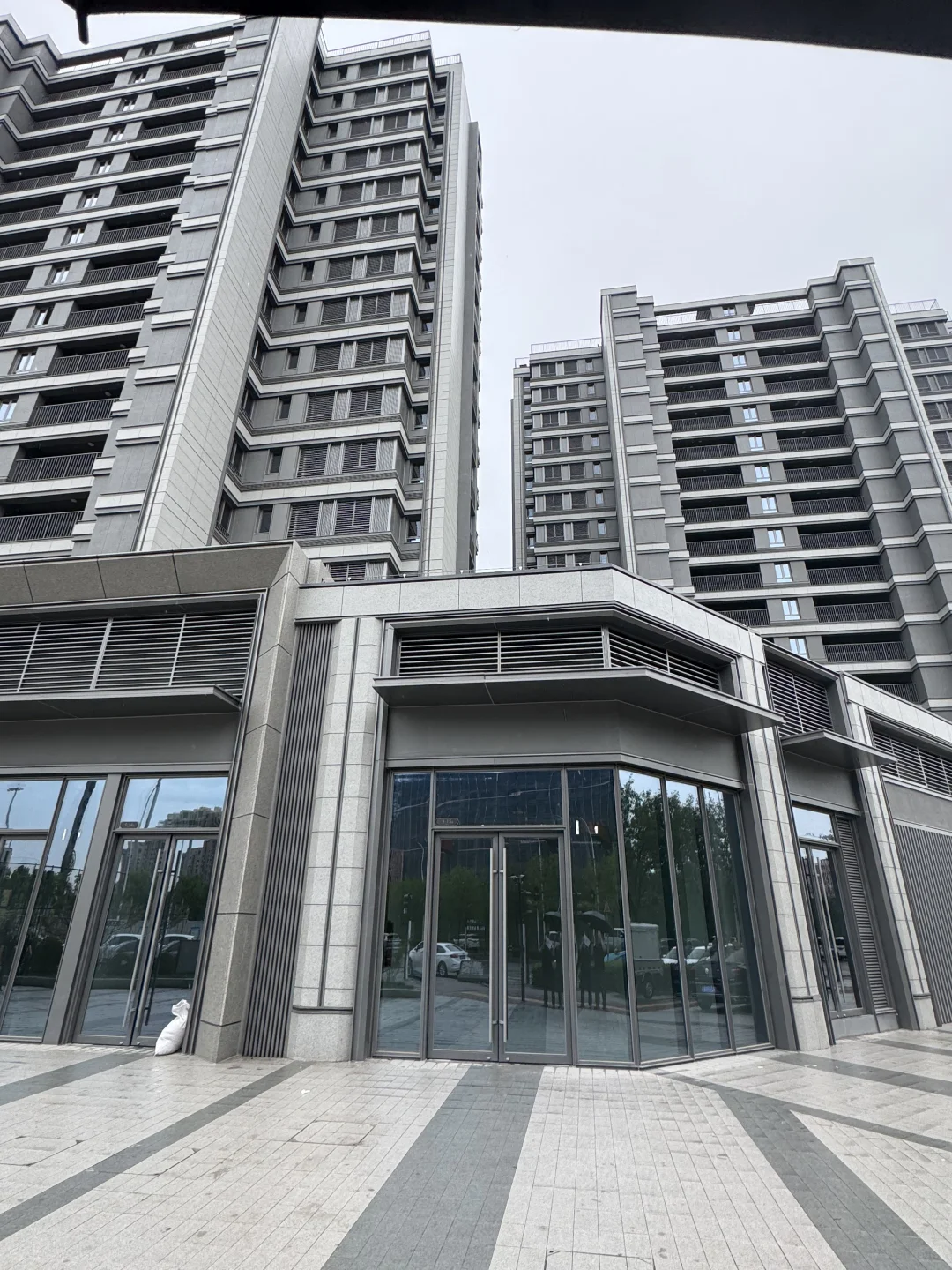空港实验小学门口商铺值得购买吗？