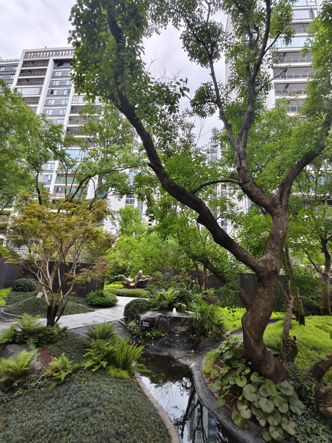 在长沙，原价160W，现价120W的精装河景房！
