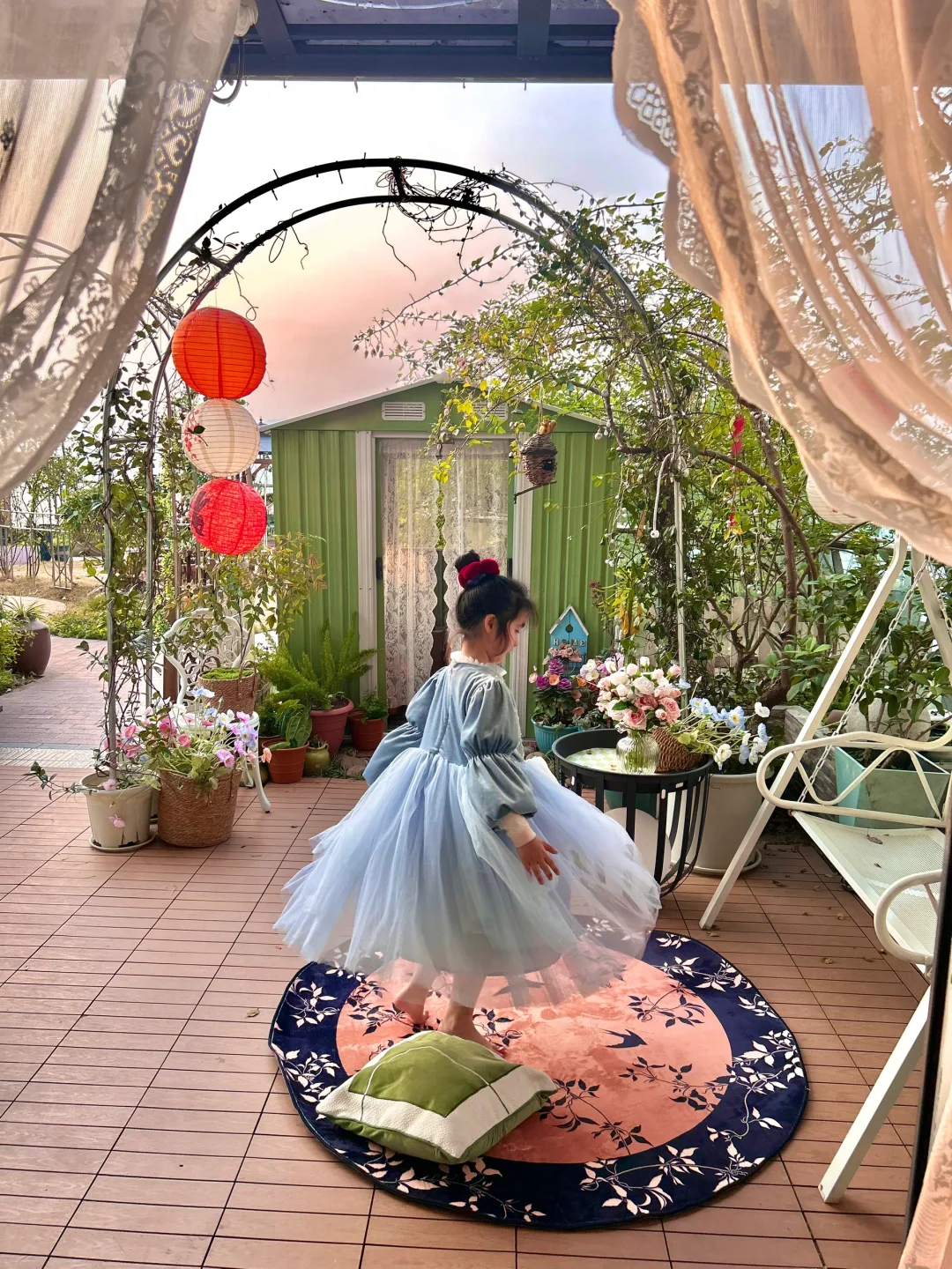 在重庆，66w买的400平露台房，入住第五年。