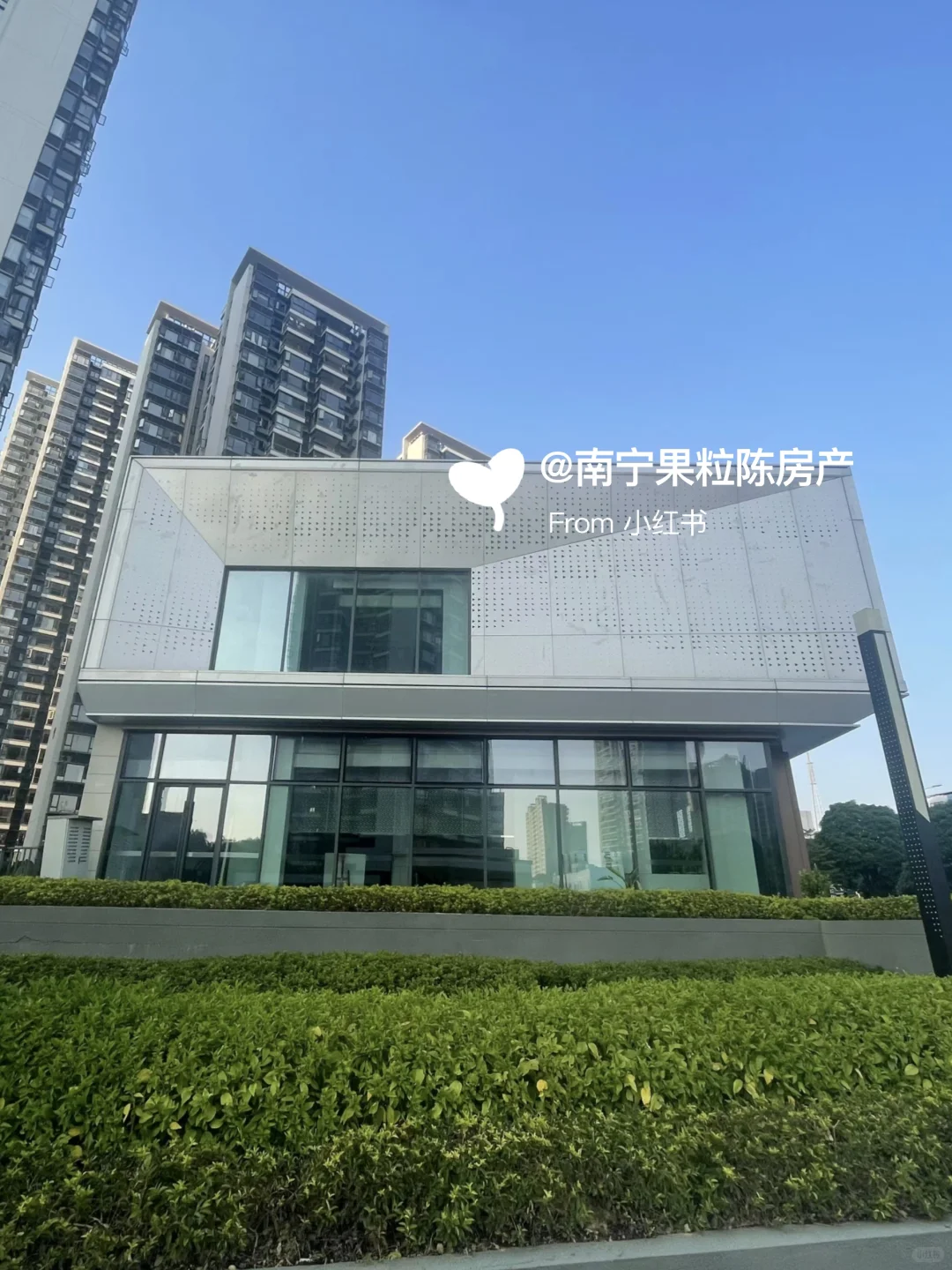 南宁市区整栋售楼部出售，总价2400万