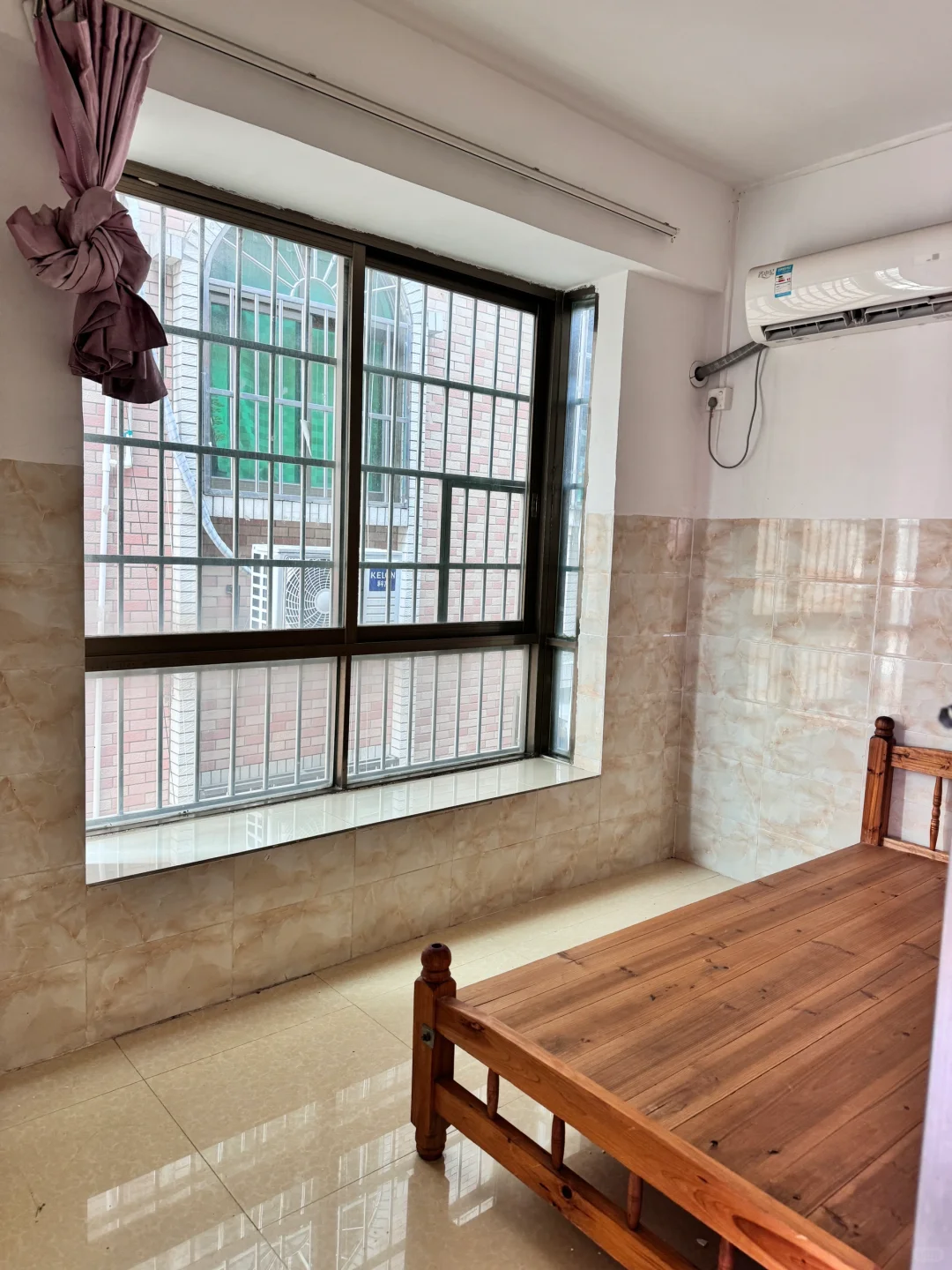 月租1K的两房一厅城中村🏠无家店但光线封神