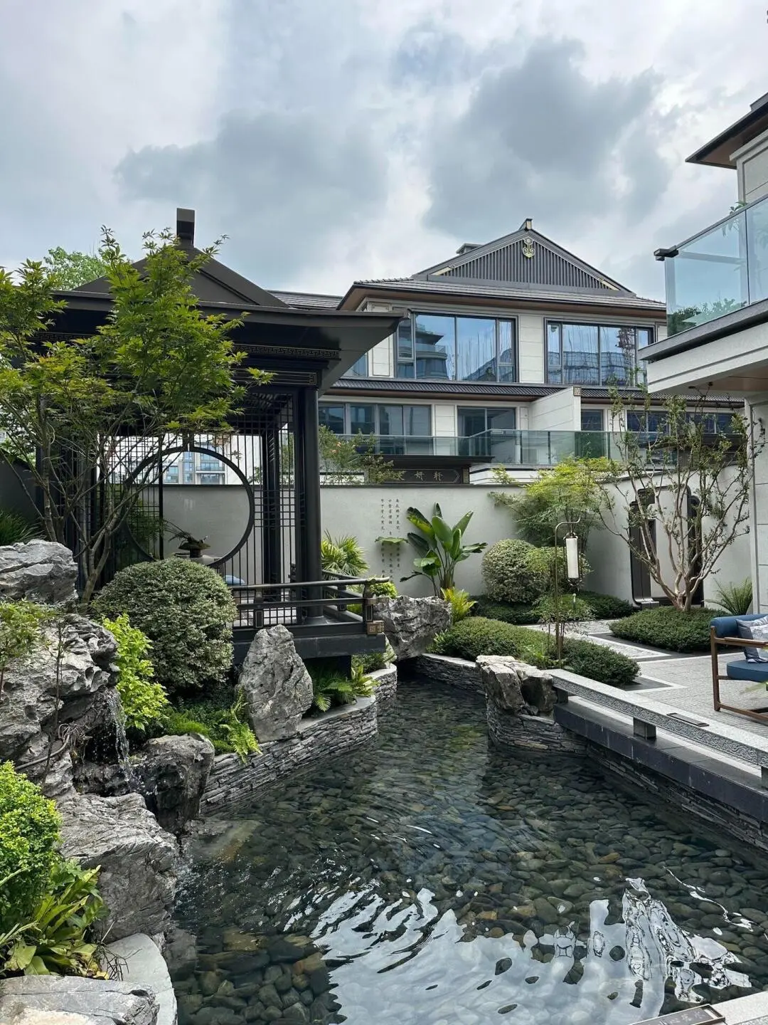 贱卖，原1100万，现400万，不议