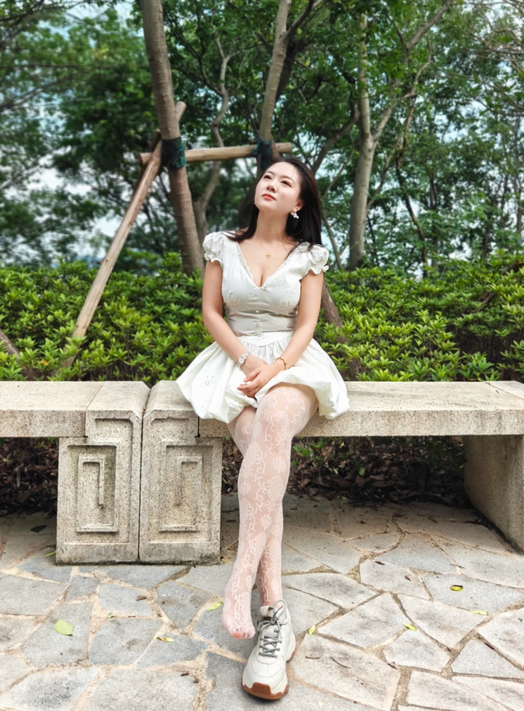 白裙白丝的万种风情