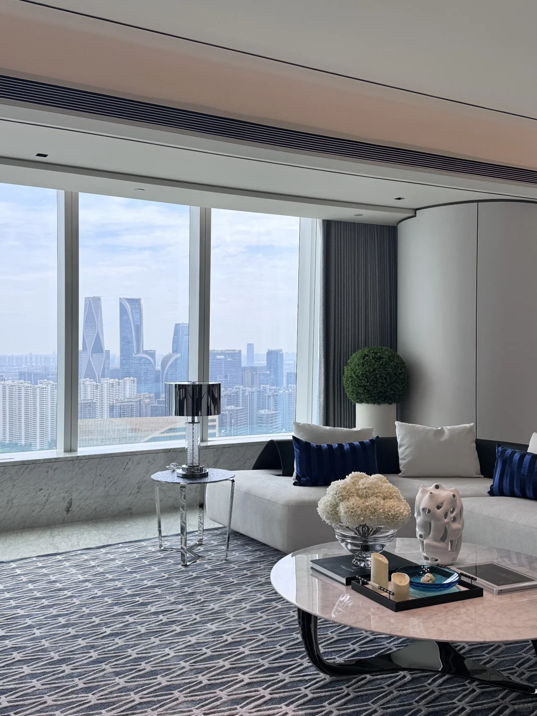 杭州地标建筑之上的家🏠梦中情房竟在此间！