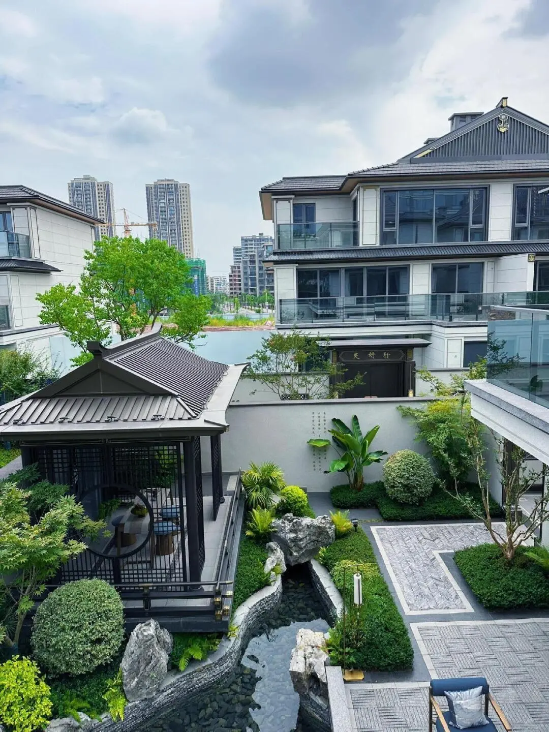 贱卖，原1100万，现400万，不议