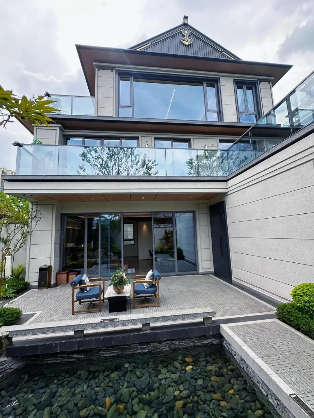 贱卖，原1100万，现400万，不议
