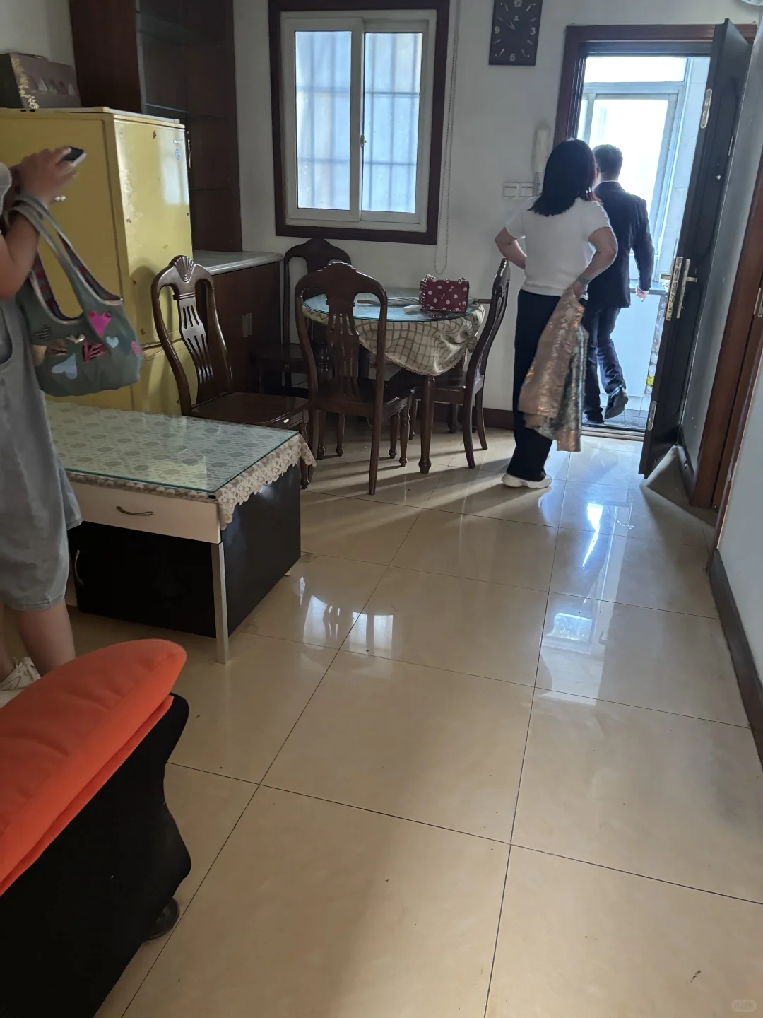 今天带投资客看房子