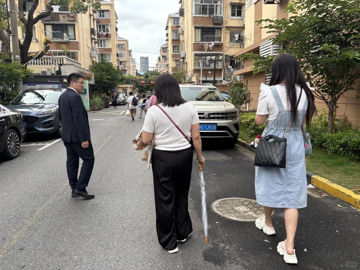 今天带投资客看房子