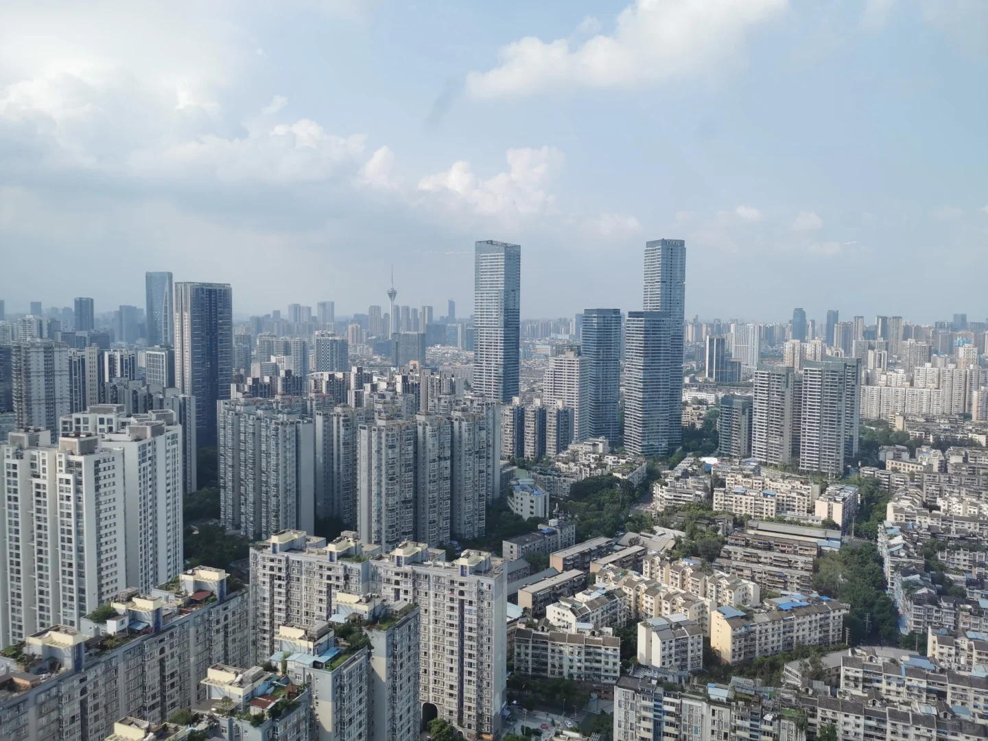 曾经烂尾的阿玛尼公寓？嘉佰道华丽来袭～