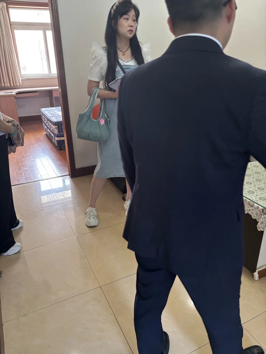 今天带投资客看房子