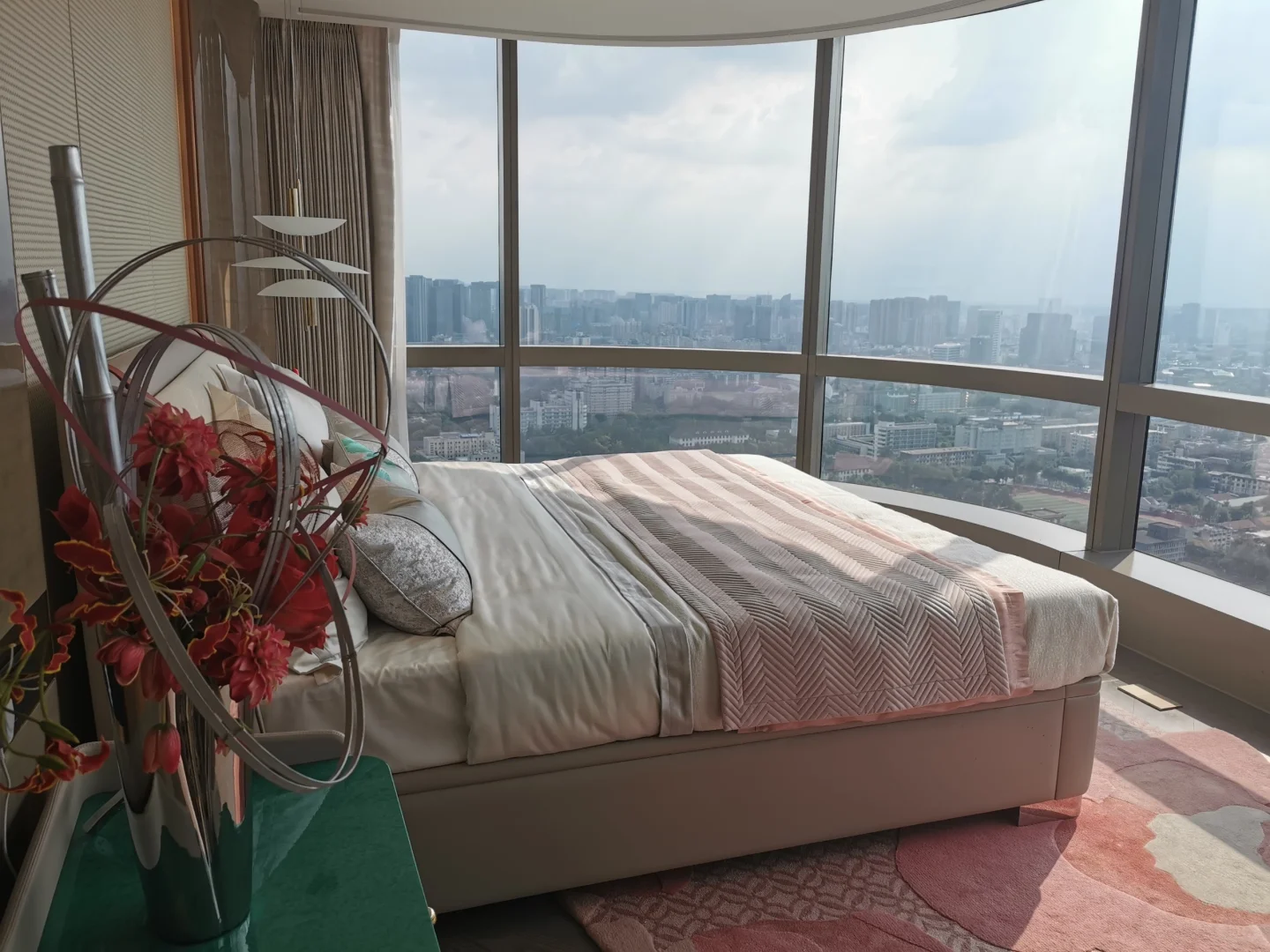 曾经烂尾的阿玛尼公寓？嘉佰道华丽来袭～