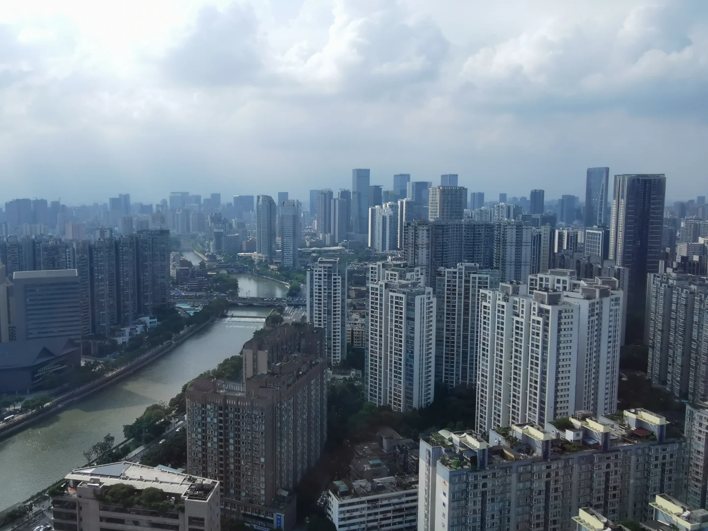 曾经烂尾的阿玛尼公寓？嘉佰道华丽来袭～