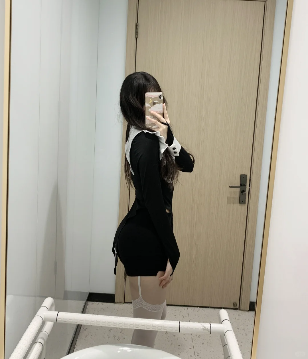 你睡醒必须第一时间找我说话 这是规定
