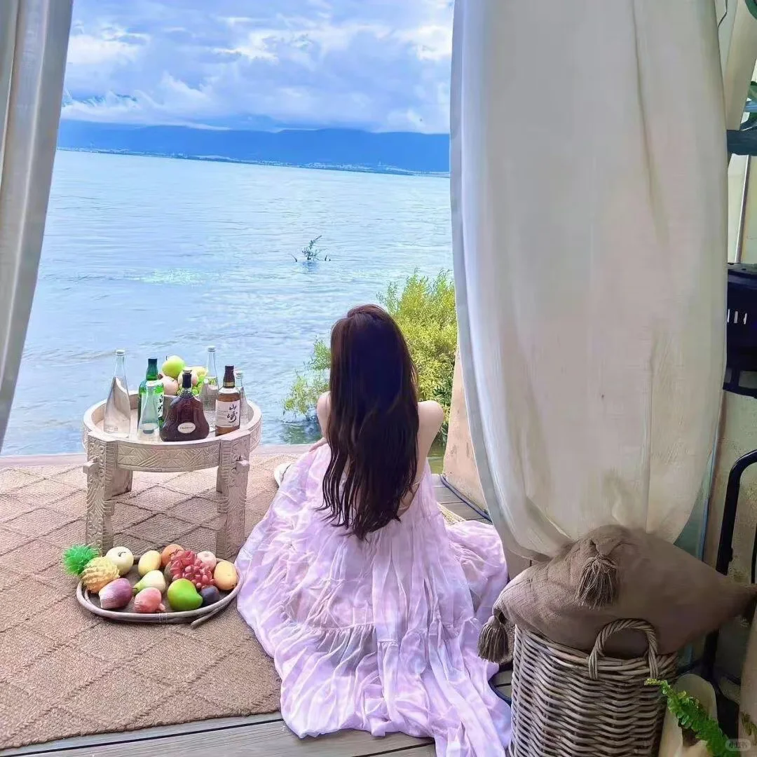 海边背影全身照女头像