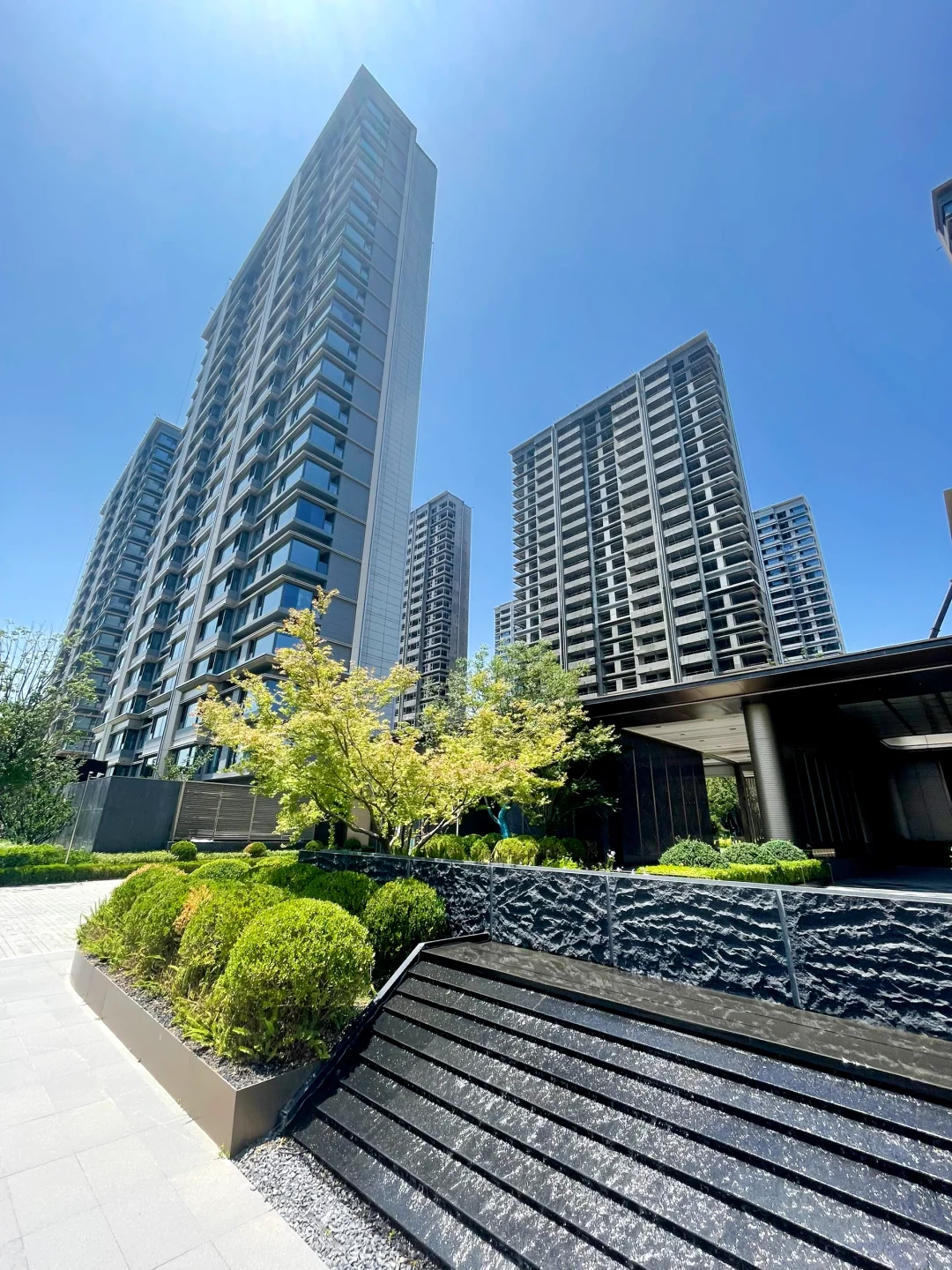 感谢南京楼市，降价6500/㎡，地铁口边户180万