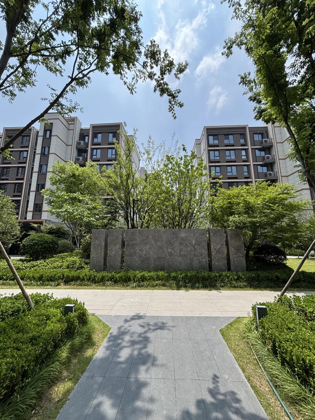准备出国了，忍痛卖掉园区去年原315，现220