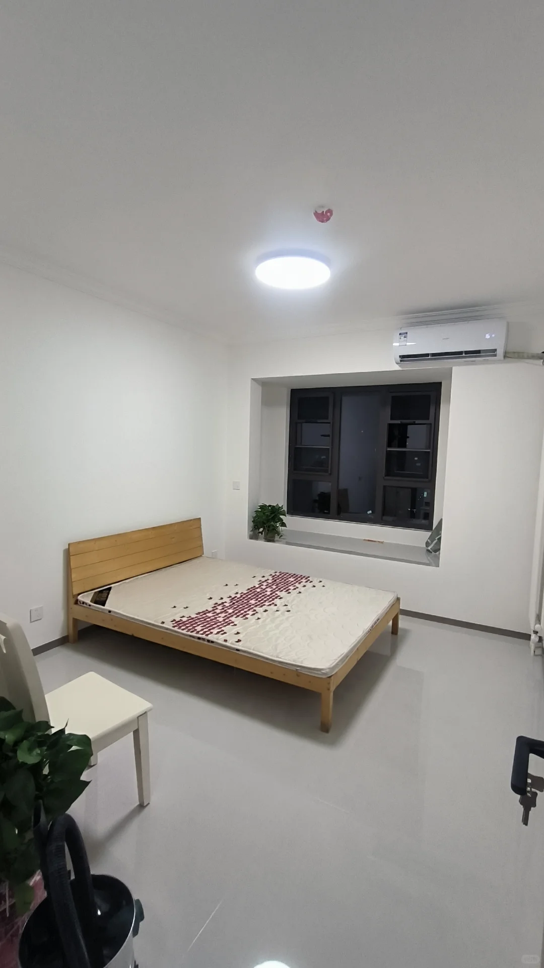 自住房子首次出租两室两厅一厨一卫