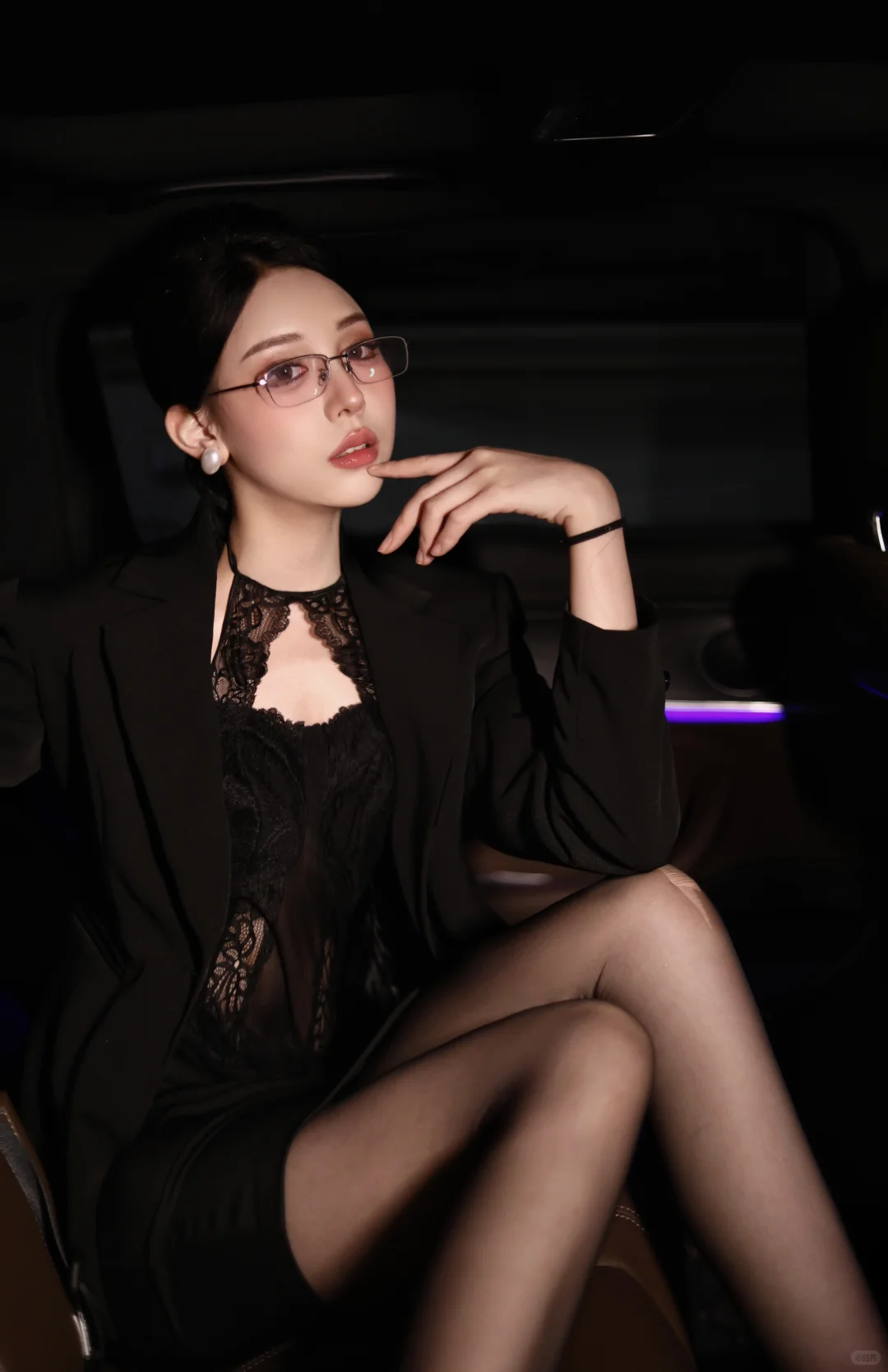 车内拍照万能姿势｜御姐