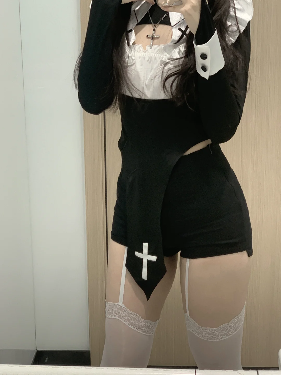你睡醒必须第一时间找我说话 这是规定