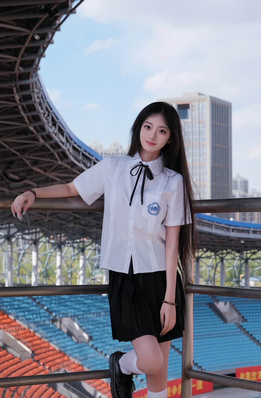 白丝袜+校服=永远的少女感配方💕