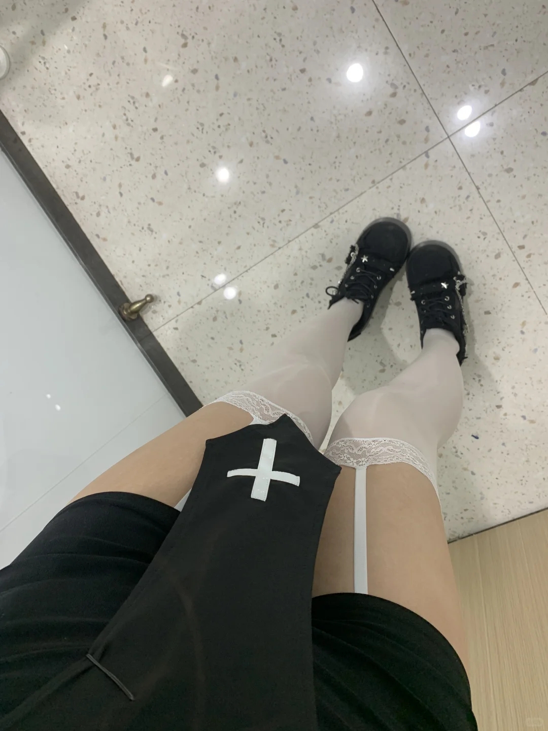 你睡醒必须第一时间找我说话 这是规定