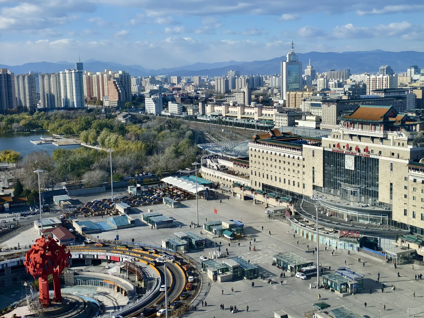 一镜到底的北京南站南广场，这么好的写字楼