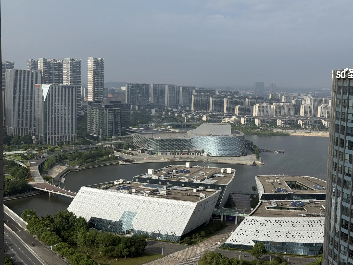 终于知道写字楼的魅力了？风景是真好