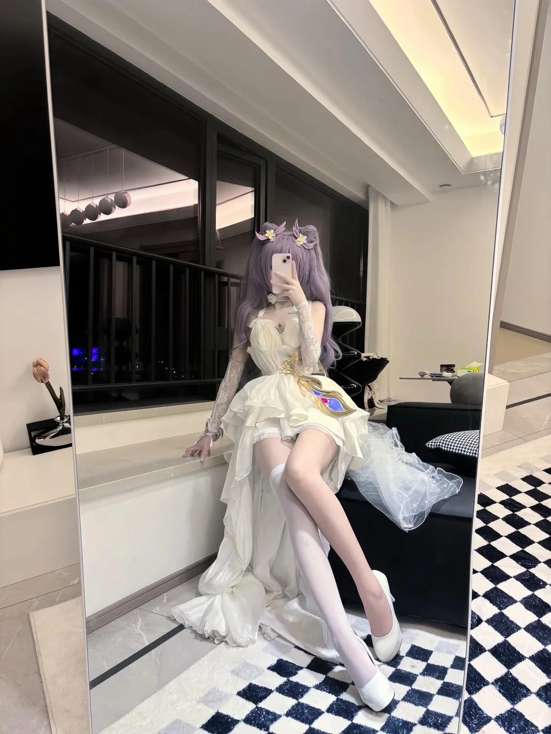 满地都是六便士的街上，我却抬头看见了月亮