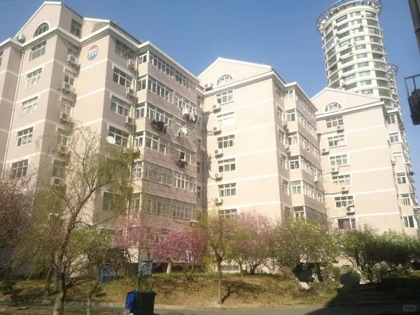 青岛月薪几千没存款也能住到市南闽江路