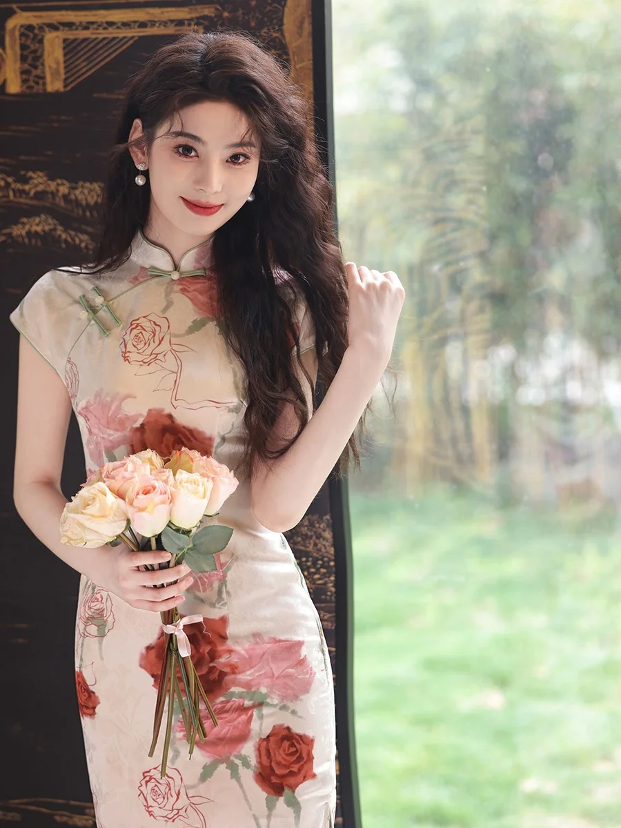 大胸友好👗珍珠扣旗袍韵味满满！