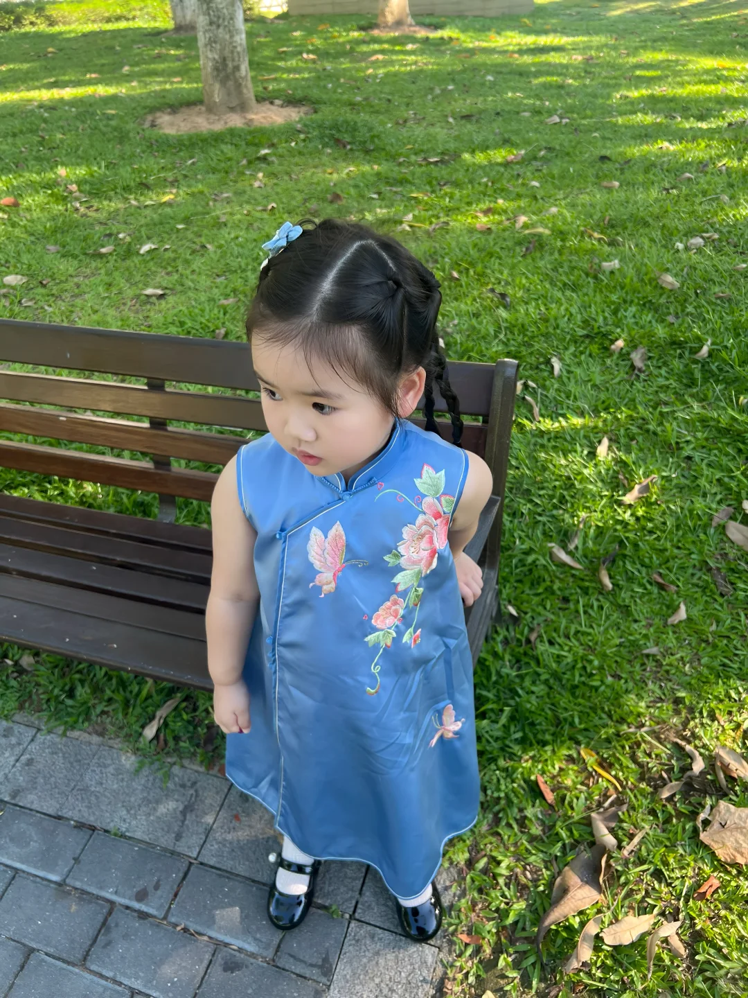 蓝色旗袍好乖呀！👗