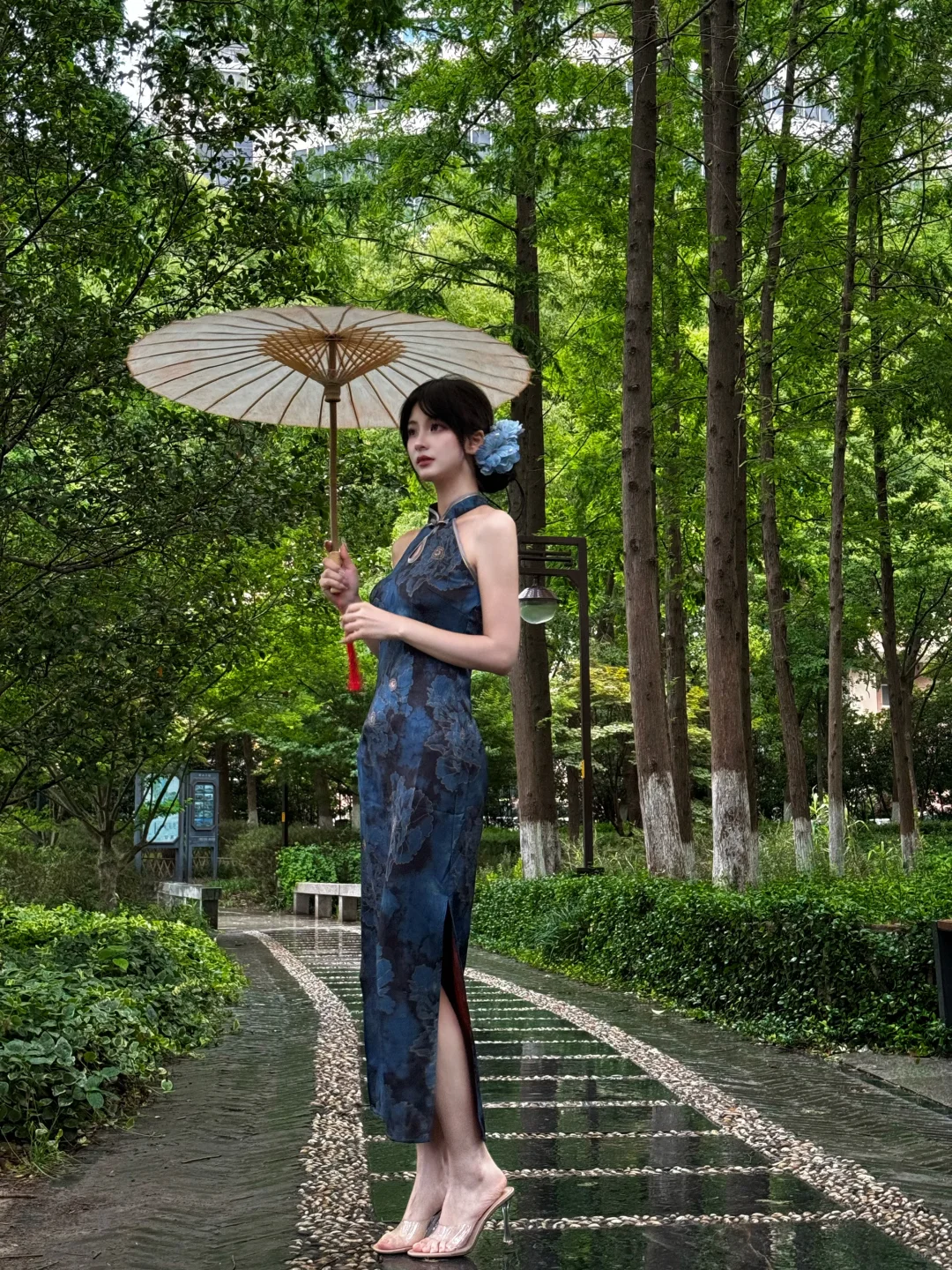 存一些雨天拍旗袍的姿势
