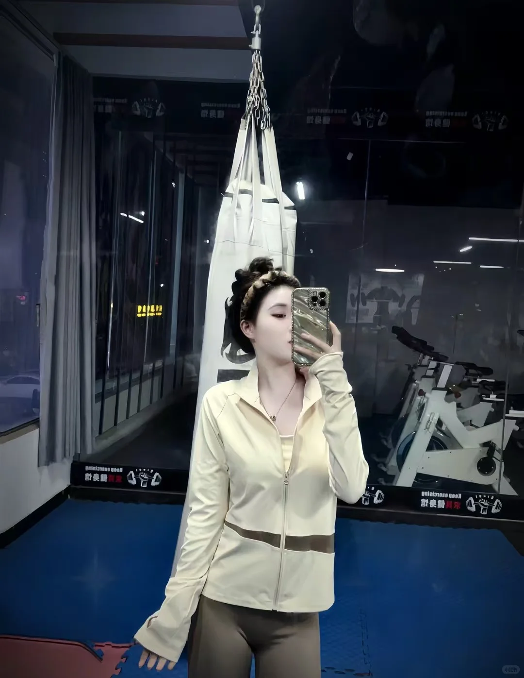 本人女，00后，打工人，也是恋爱脑 想找一