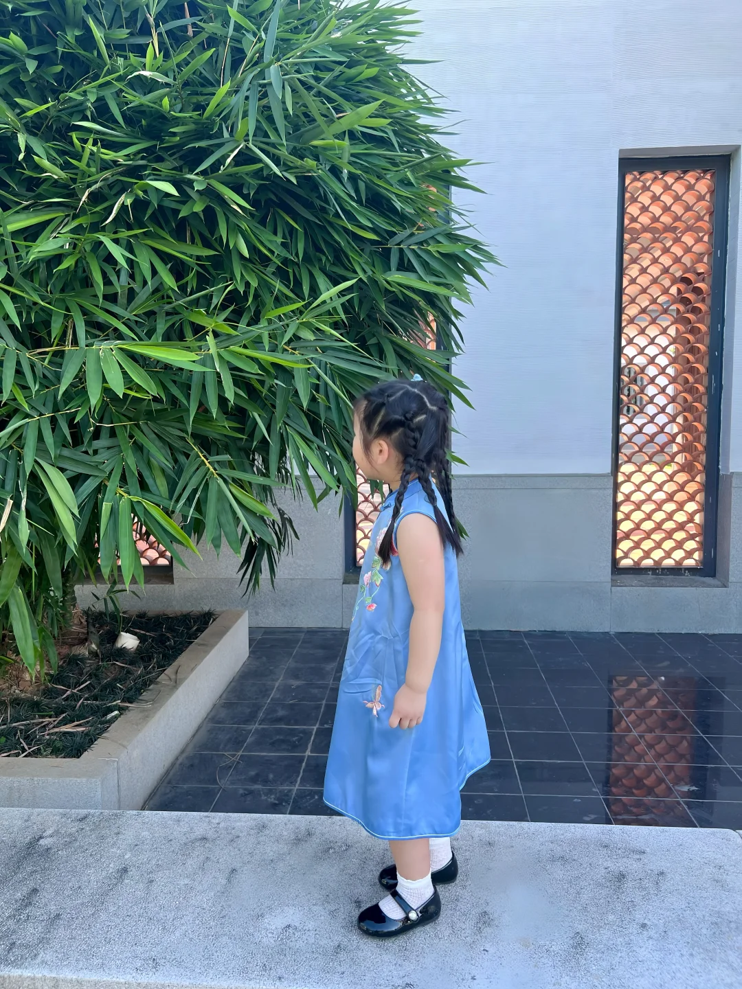 蓝色旗袍好乖呀！👗
