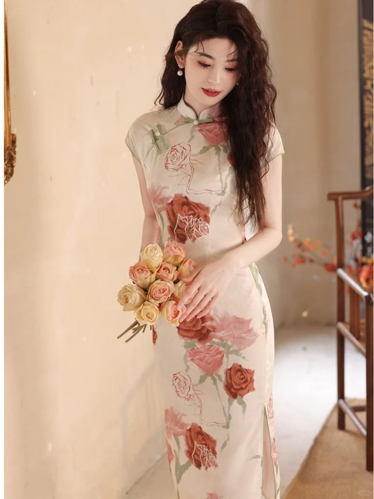 大胸友好👗珍珠扣旗袍韵味满满！
