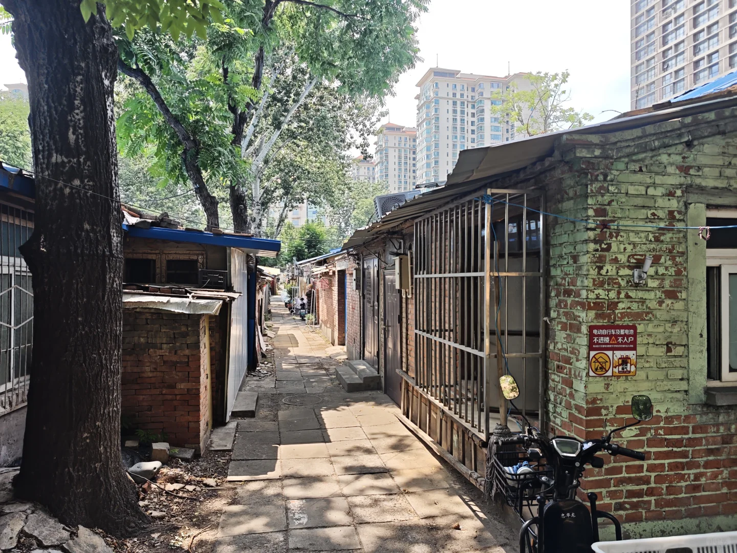 谁能想到，老楼房里的还有这样的平房