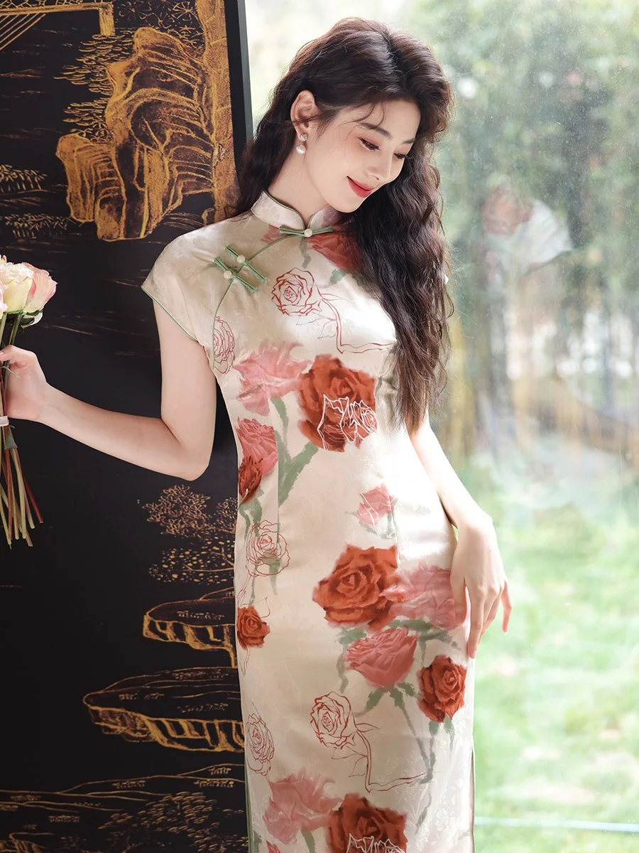 大胸友好👗珍珠扣旗袍韵味满满！