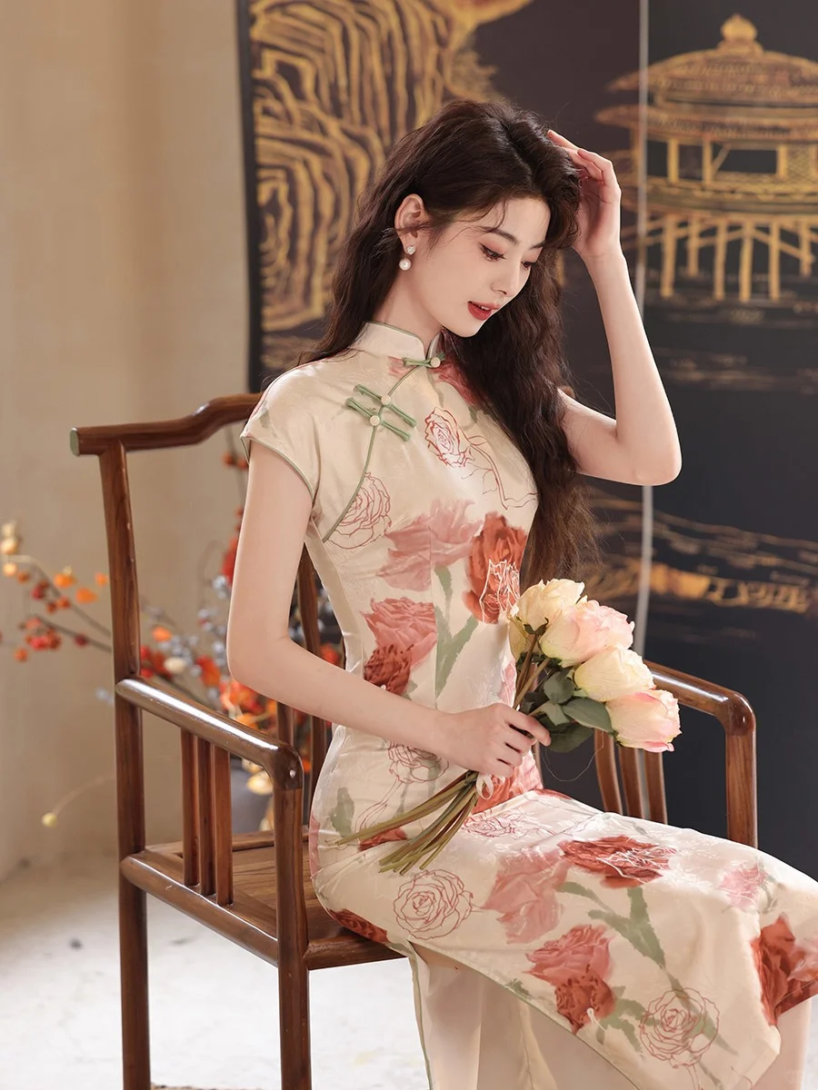 大胸友好👗珍珠扣旗袍韵味满满！