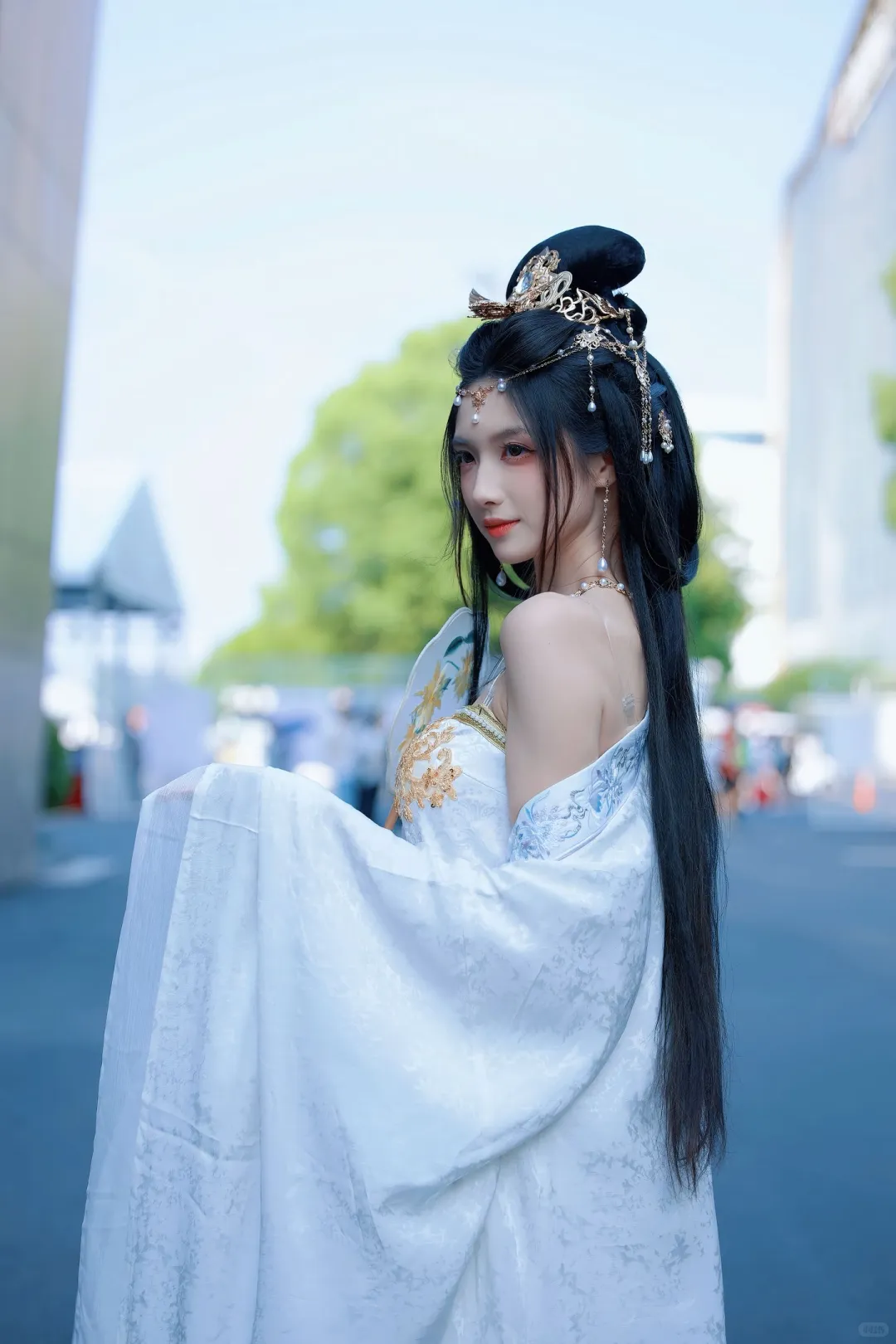 美人登场
