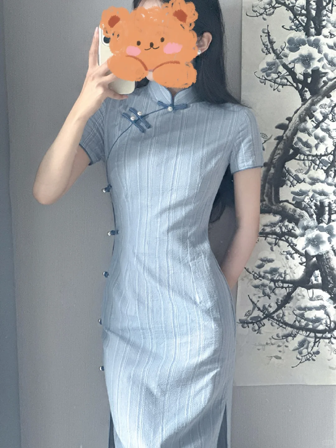 浅蓝竖纹旗袍，轻吟时光里的优雅旋律
