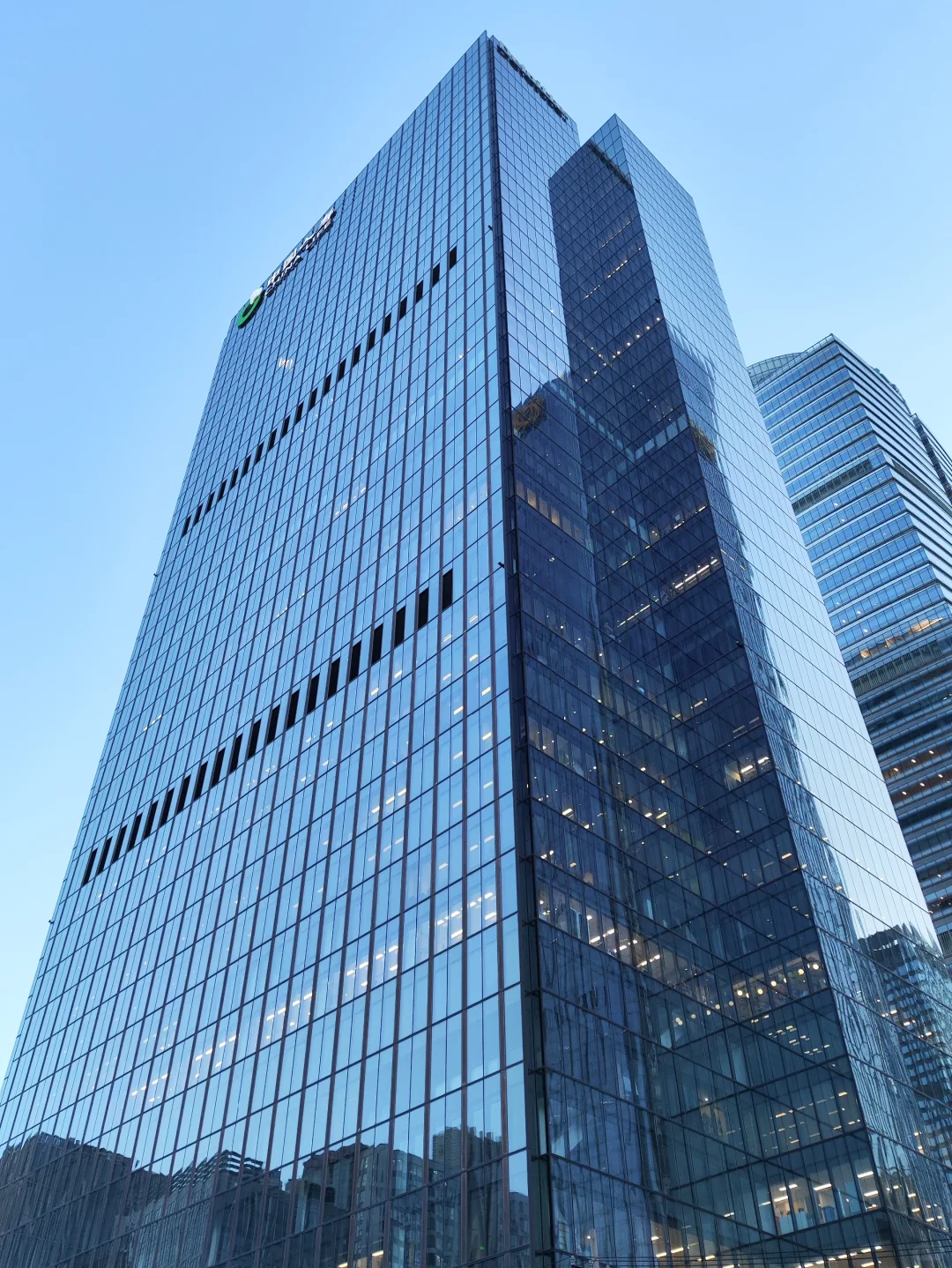 CBD方方正正的建筑 国寿金融中心