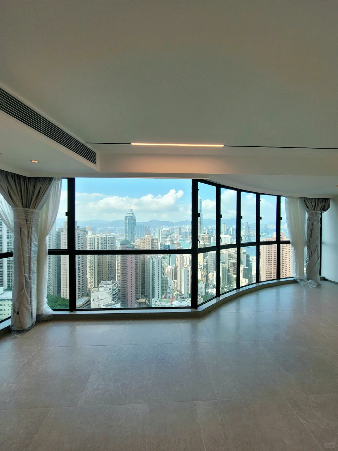 香港天后莫文蔚 8440W购入半山豪宅帝景園