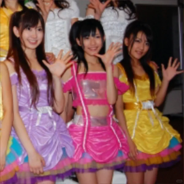 在美人和美人之间…散发着最强美少女的辉光