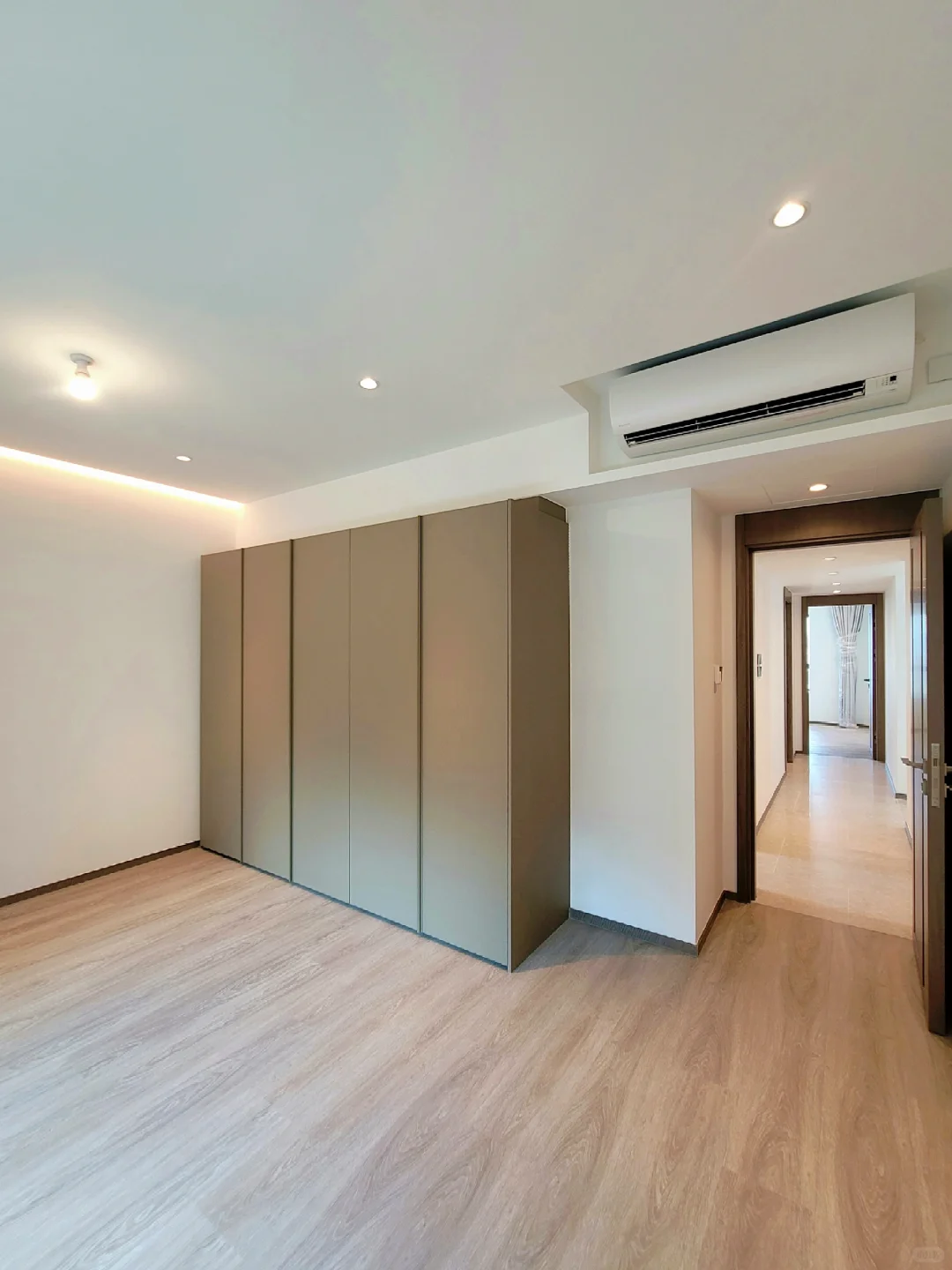 香港天后莫文蔚 8440W购入半山豪宅帝景園