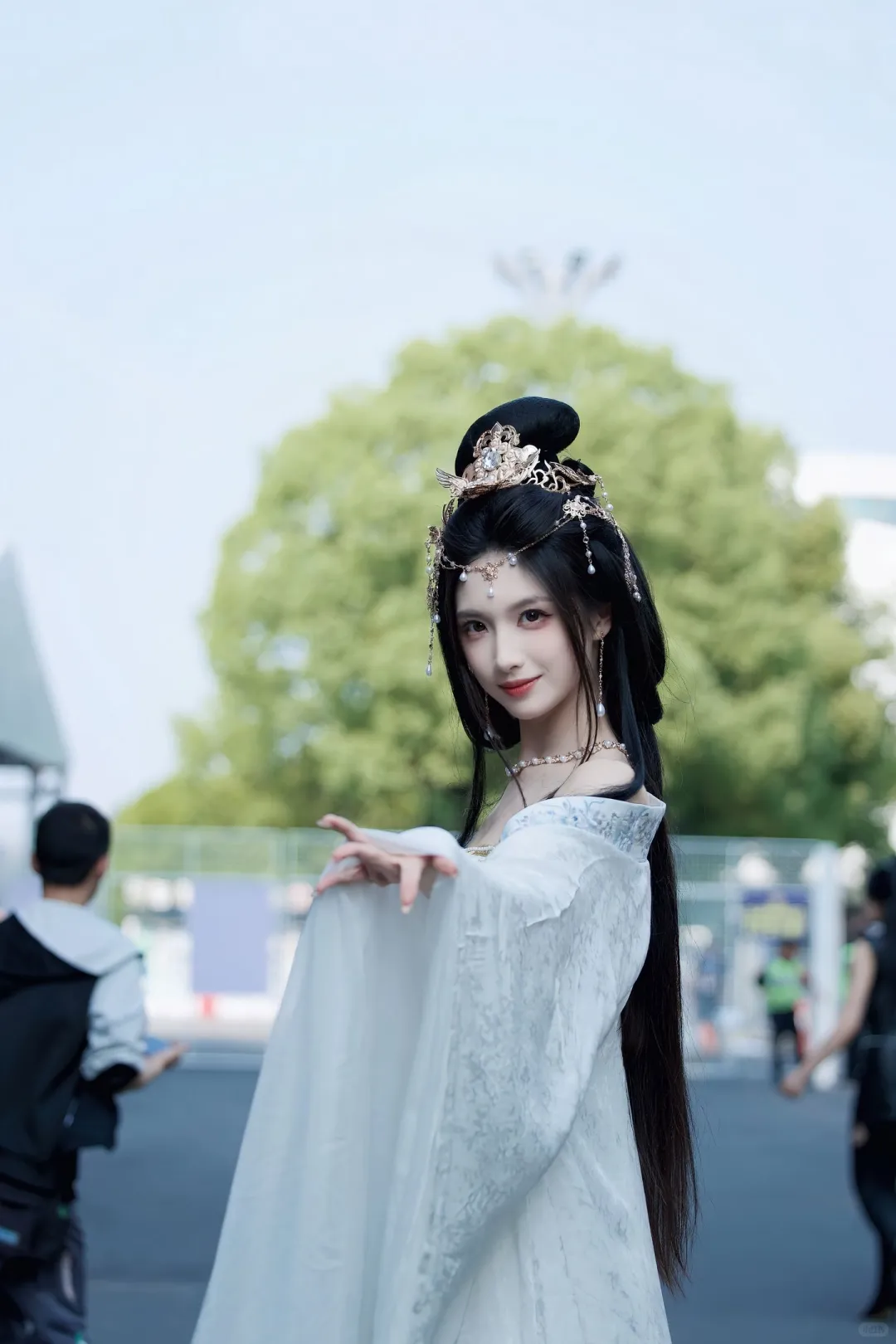 美人登场