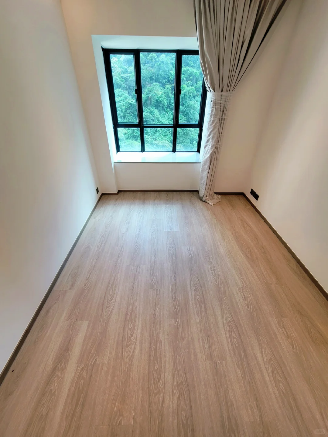 香港天后莫文蔚 8440W购入半山豪宅帝景園