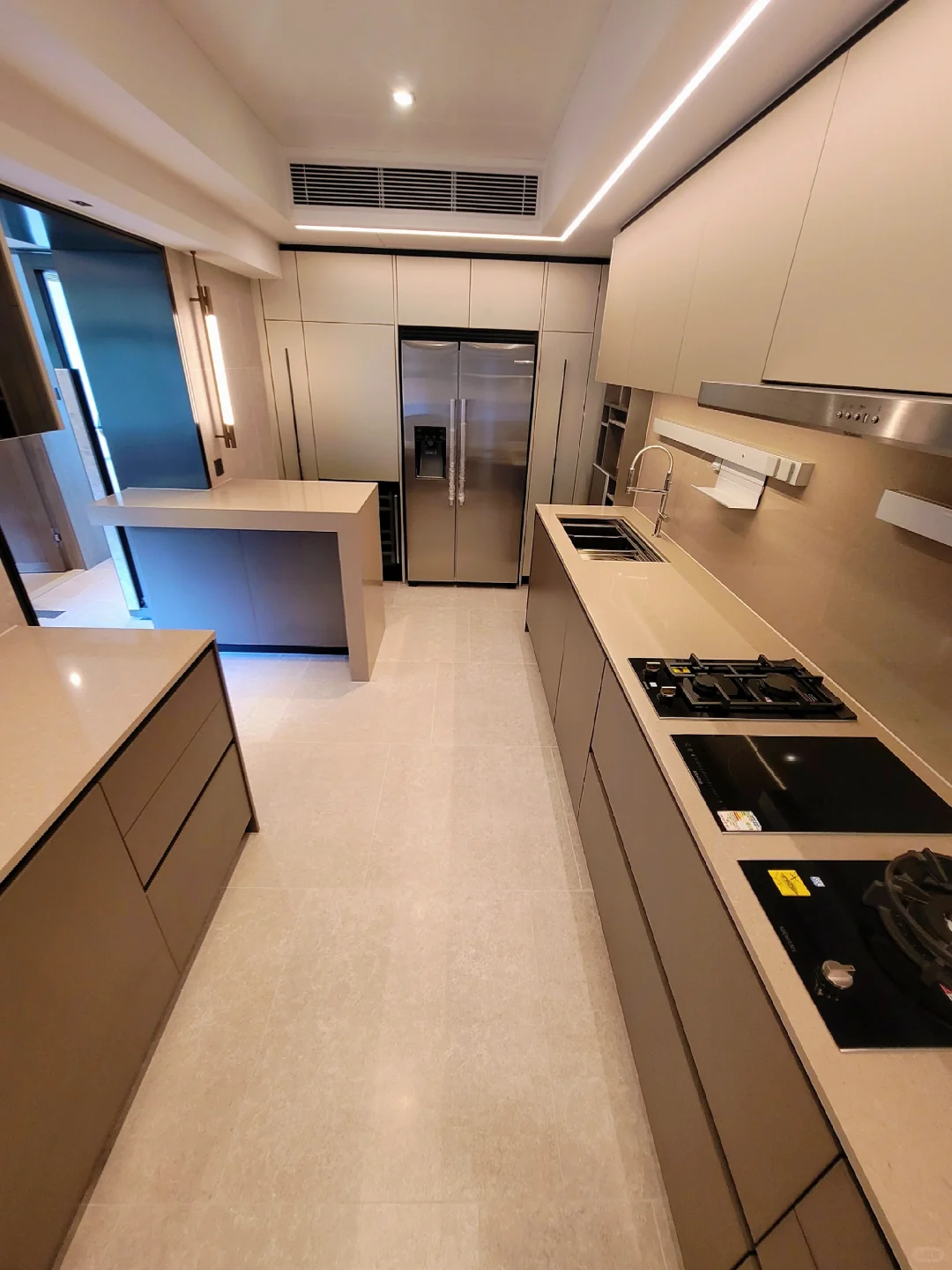 香港天后莫文蔚 8440W购入半山豪宅帝景園