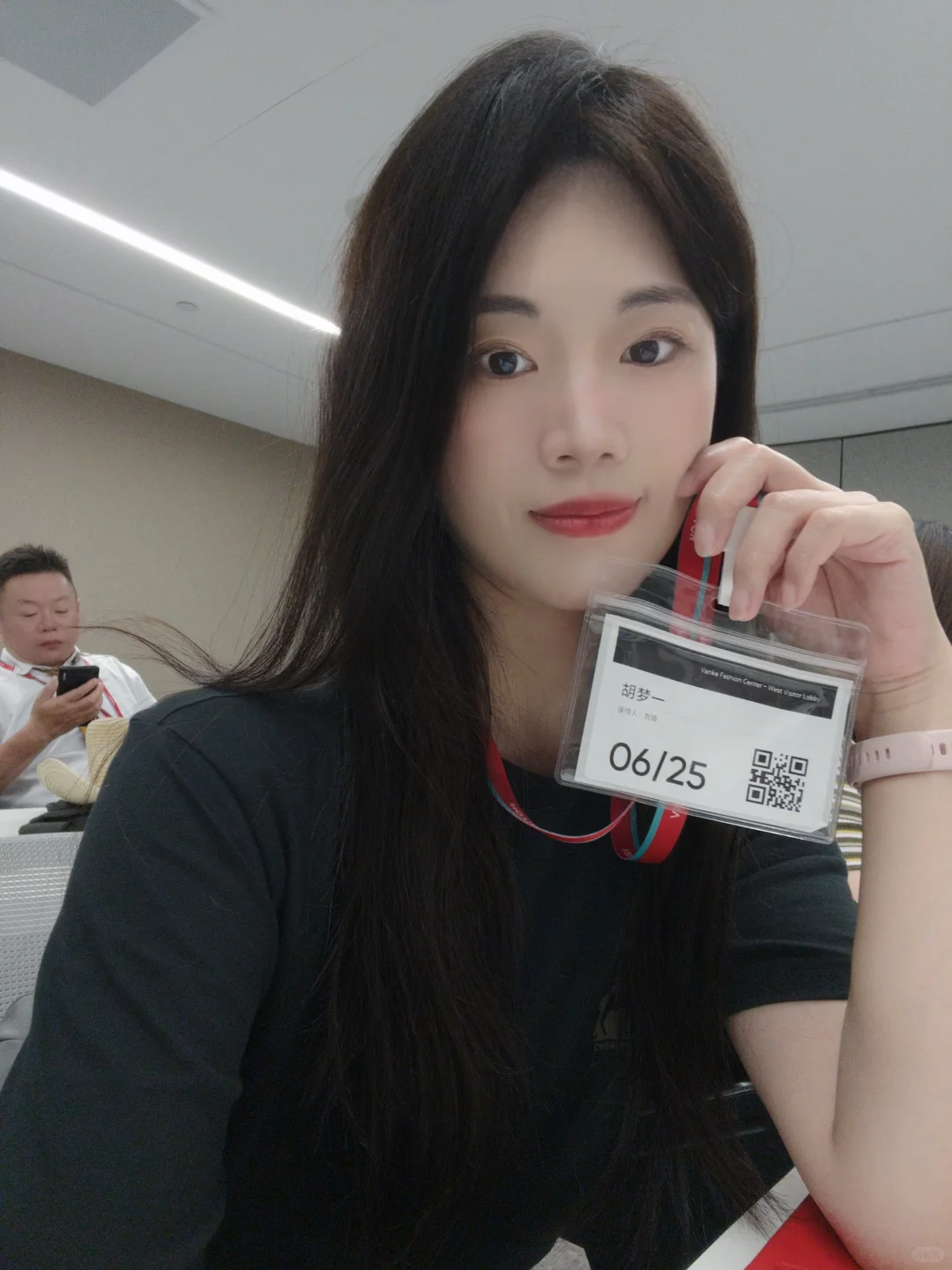 不装了 我是一个卖房的搞笑主播